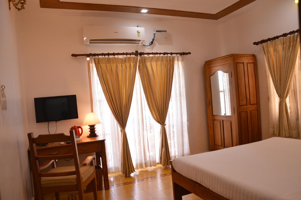 Cours Chabrol Otel Pondicherry Oda fotoğraf